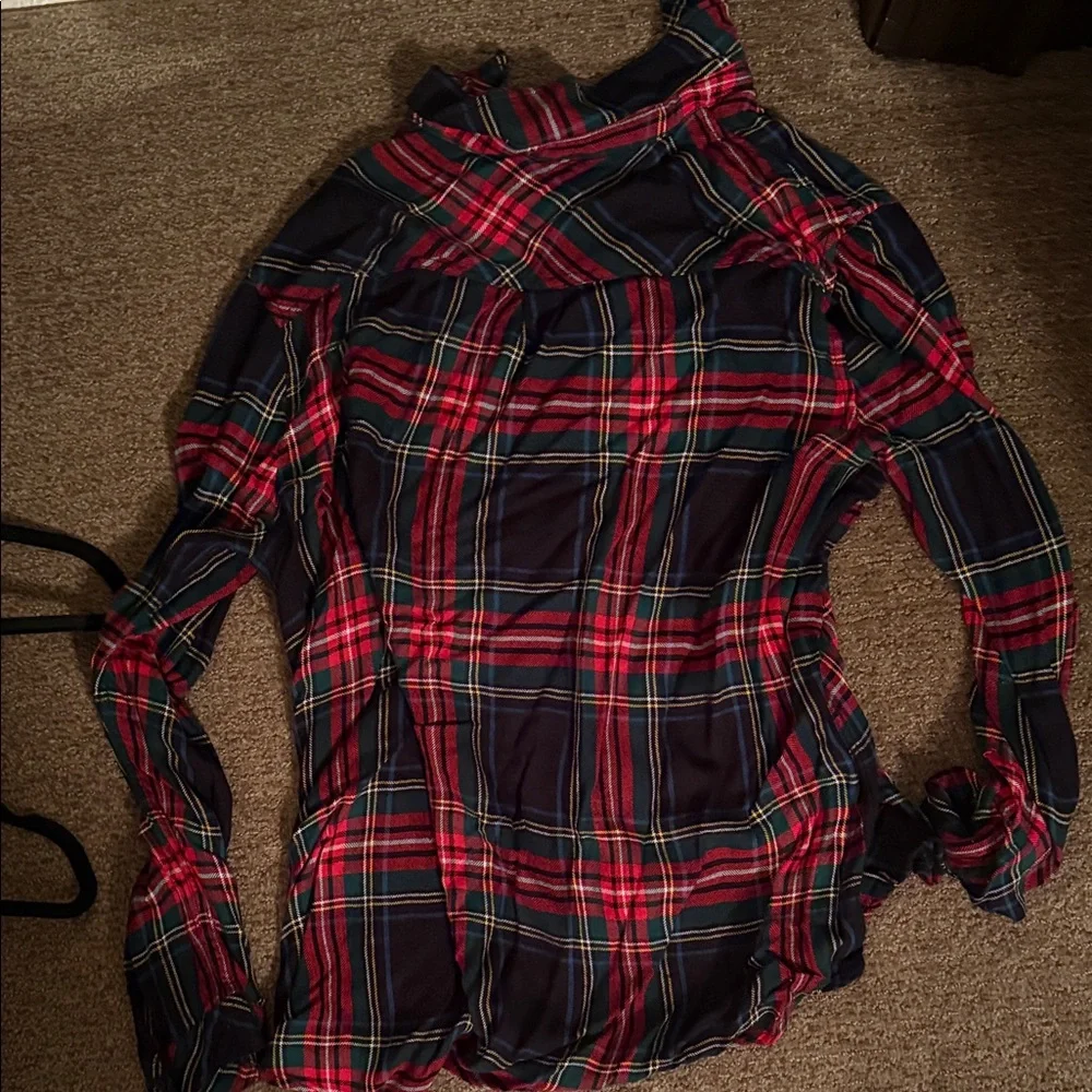 beachlunchlounge Women's Red and Black Plaid Button Down Shirt - Picture 6 of 7
